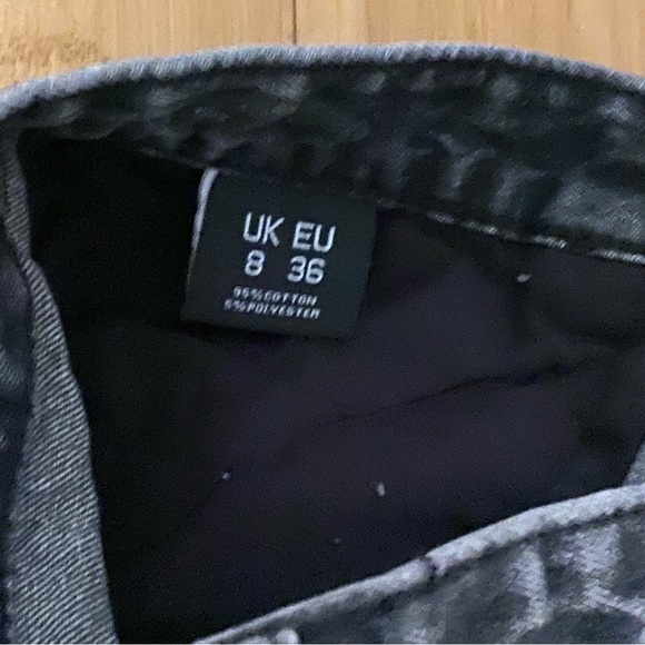 NWT Momokrom shorts size S - Picture 4 of 5